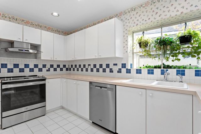 17716 NATHANS DRIVE, Tampa, FL 33647