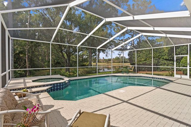 17716 NATHANS DRIVE, Tampa, FL 33647