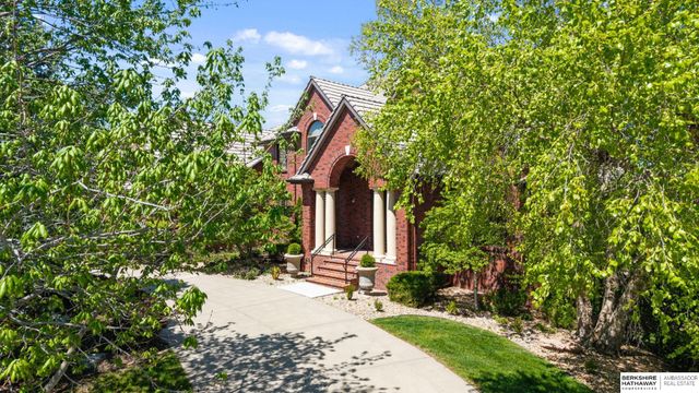 13804 Cuming Street, Omaha, NE 68154
