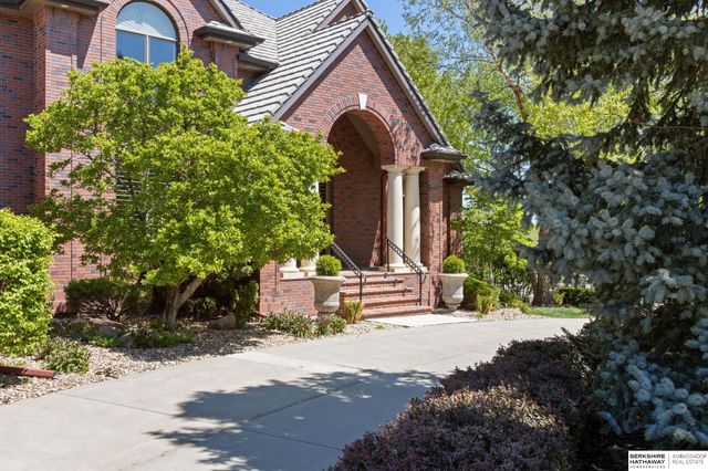 13804 Cuming Street, Omaha, NE 68154