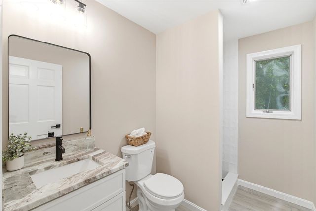 4 Olsen Lane, Wolfeboro, NH 03894