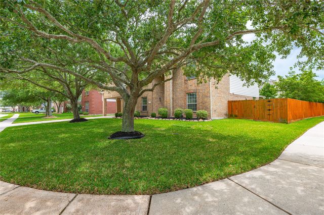2515 Bennington Court, League City, TX 77573