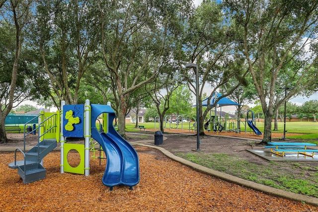 2515 Bennington Court, League City, TX 77573
