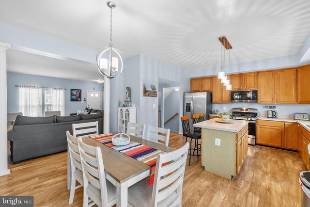 2576 GRAYTON LN, Woodbridge, VA 22191