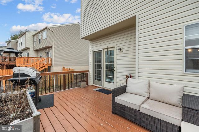 2576 GRAYTON LN, Woodbridge, VA 22191