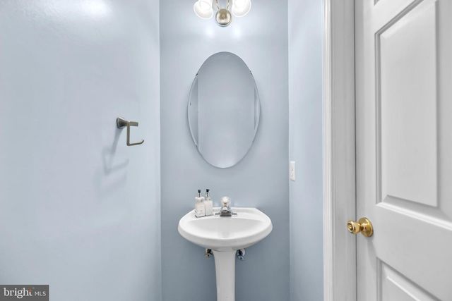 2576 GRAYTON LN, Woodbridge, VA 22191