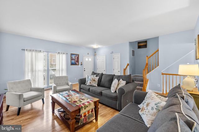 2576 GRAYTON LN, Woodbridge, VA 22191