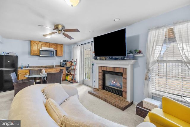 2576 GRAYTON LN, Woodbridge, VA 22191