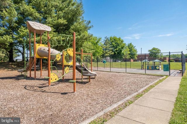 2576 GRAYTON LN, Woodbridge, VA 22191