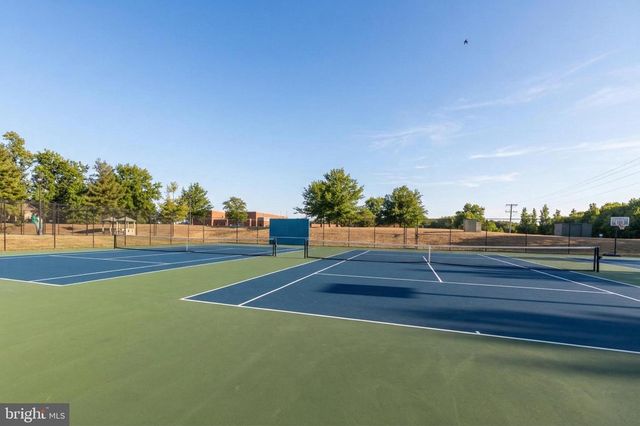 2576 GRAYTON LN, Woodbridge, VA 22191