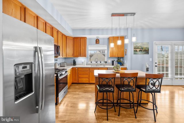 2576 GRAYTON LN, Woodbridge, VA 22191