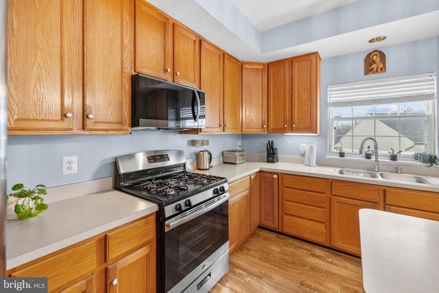 2576 GRAYTON LN, Woodbridge, VA 22191