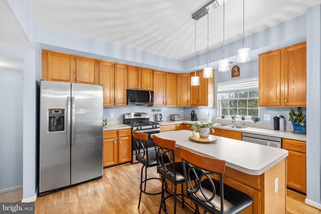 2576 GRAYTON LN, Woodbridge, VA 22191