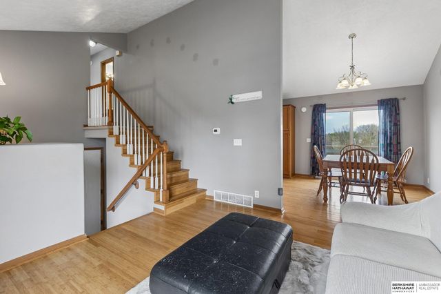 11218 Mary Street, Omaha, NE 68164