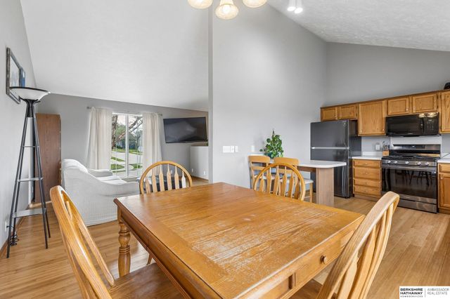 11218 Mary Street, Omaha, NE 68164