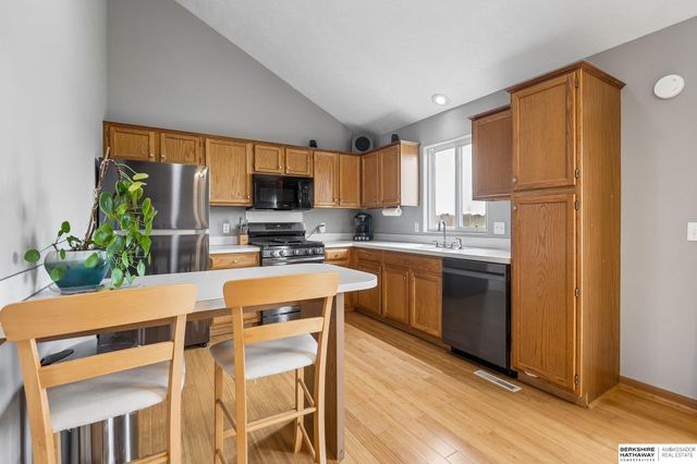 11218 Mary Street, Omaha, NE 68164