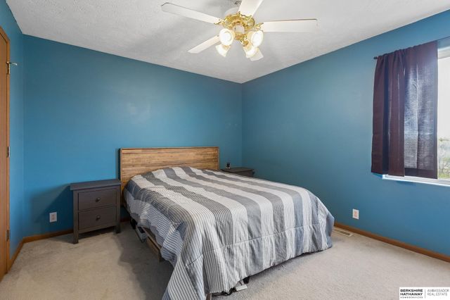 11218 Mary Street, Omaha, NE 68164