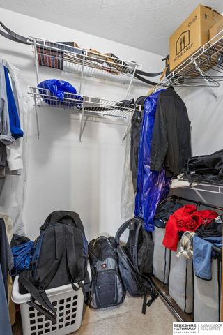 11218 Mary Street, Omaha, NE 68164