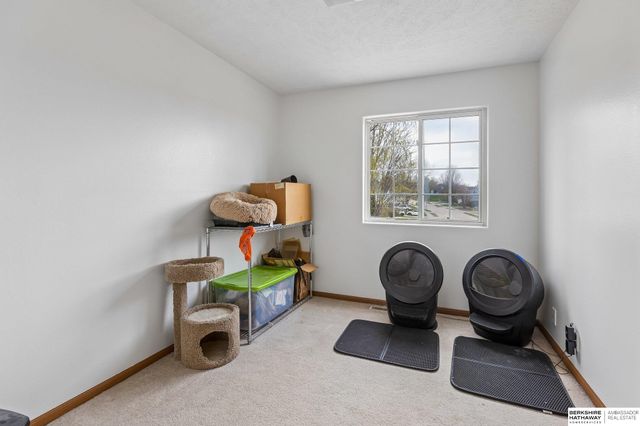 11218 Mary Street, Omaha, NE 68164