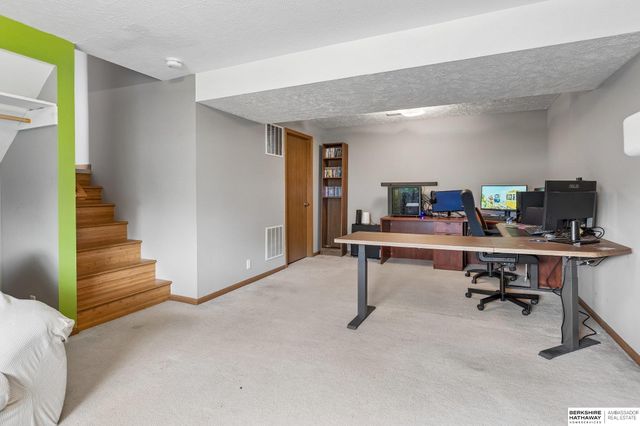 11218 Mary Street, Omaha, NE 68164