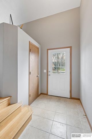 11218 Mary Street, Omaha, NE 68164