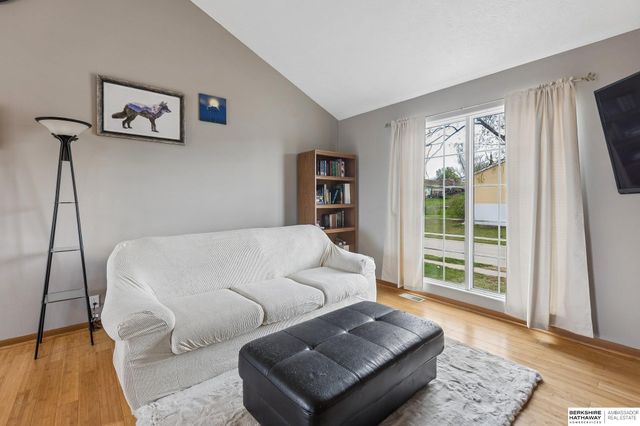 11218 Mary Street, Omaha, NE 68164