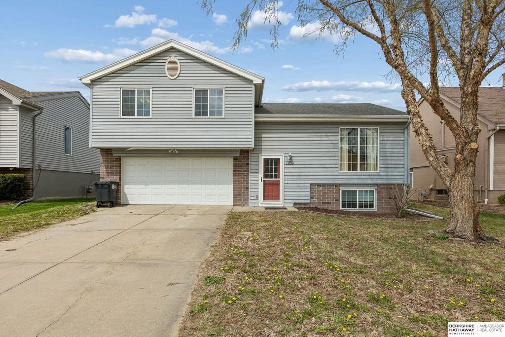 11218 Mary Street, Omaha, NE 68164