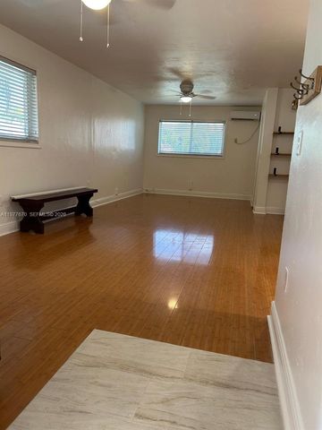 7901 SW 64th Ave 20, South Miami, FL 33143