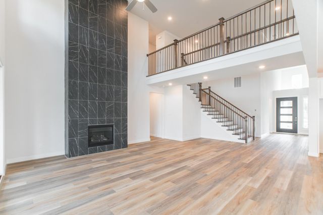 11 Mariposa Woods Drive, Tomball, TX 77375