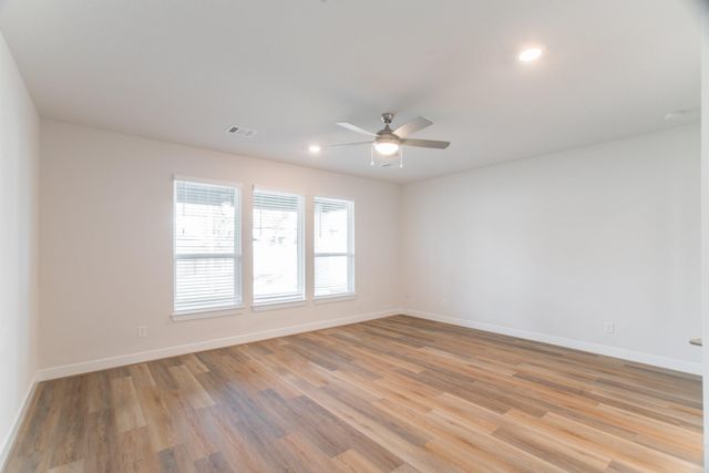 11 Mariposa Woods Drive, Tomball, TX 77375