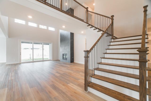 11 Mariposa Woods Drive, Tomball, TX 77375