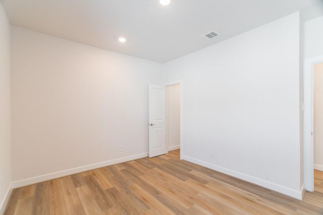 11 Mariposa Woods Drive, Tomball, TX 77375