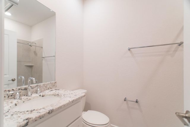 11 Mariposa Woods Drive, Tomball, TX 77375