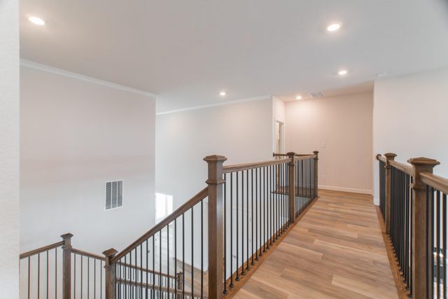 11 Mariposa Woods Drive, Tomball, TX 77375