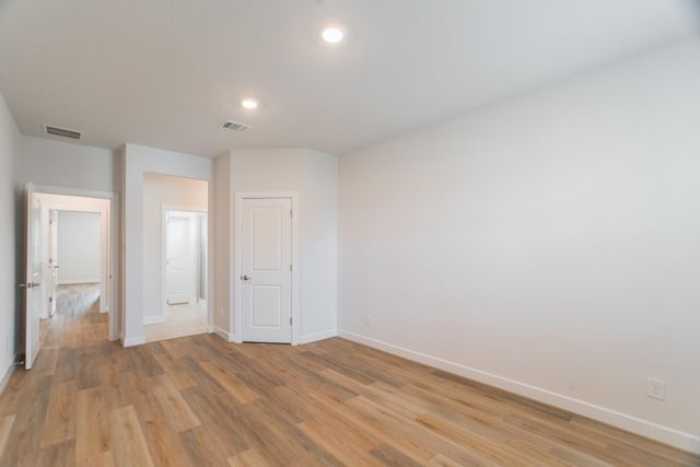 11 Mariposa Woods Drive, Tomball, TX 77375