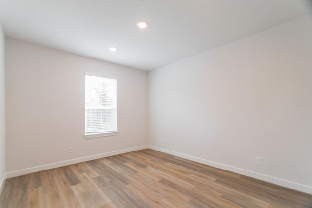 11 Mariposa Woods Drive, Tomball, TX 77375