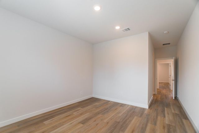 11 Mariposa Woods Drive, Tomball, TX 77375