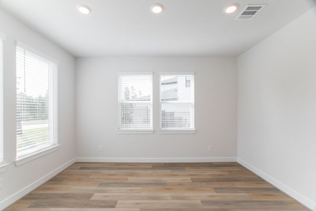 11 Mariposa Woods Drive, Tomball, TX 77375