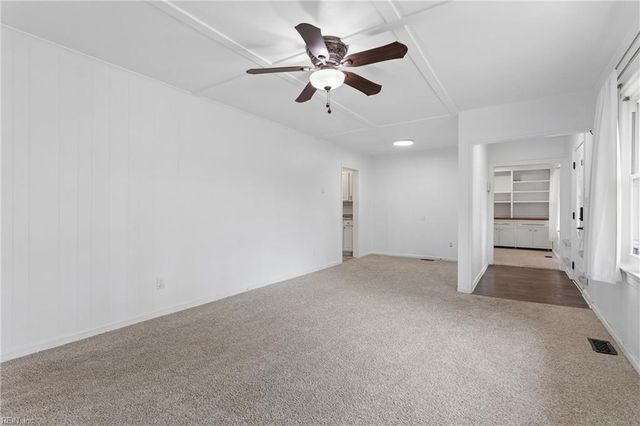 33 Rutledge RD, Newport News, VA 23601