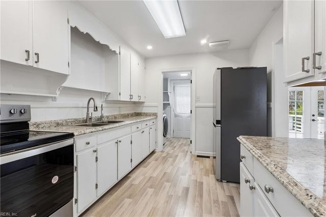 33 Rutledge RD, Newport News, VA 23601