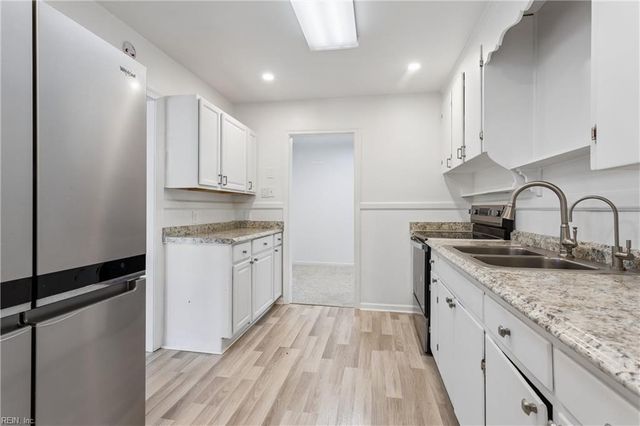 33 Rutledge RD, Newport News, VA 23601