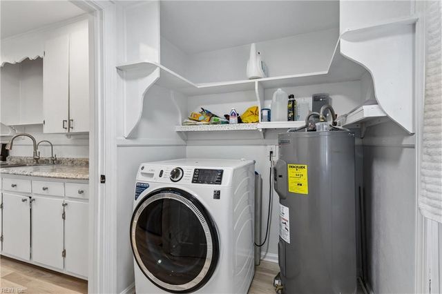 33 Rutledge RD, Newport News, VA 23601