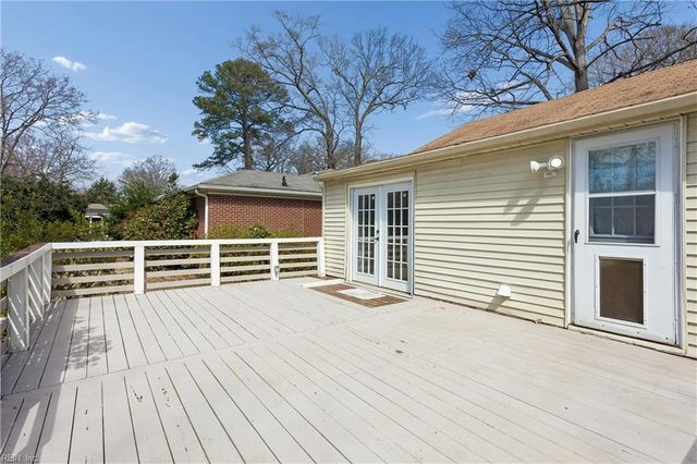 33 Rutledge RD, Newport News, VA 23601