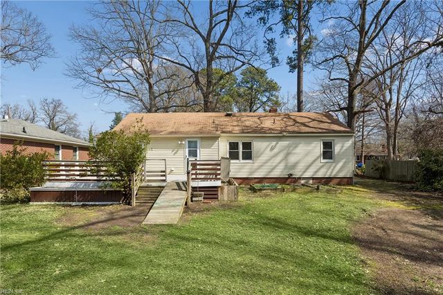 33 Rutledge RD, Newport News, VA 23601