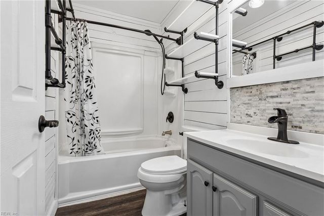 33 Rutledge RD, Newport News, VA 23601