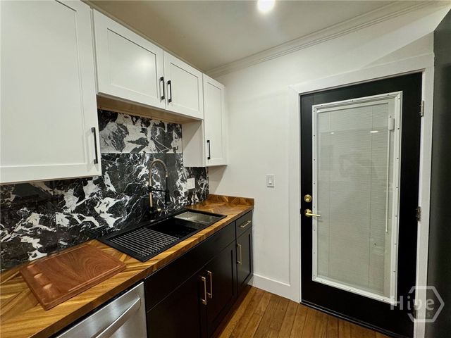 407 E 58th Street, Savannah, GA 31405