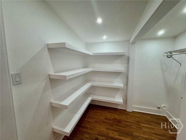 407 E 58th Street, Savannah, GA 31405