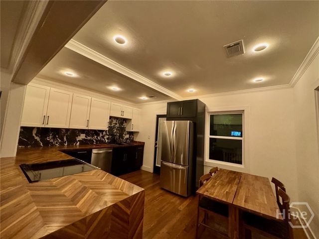 407 E 58th Street, Savannah, GA 31405