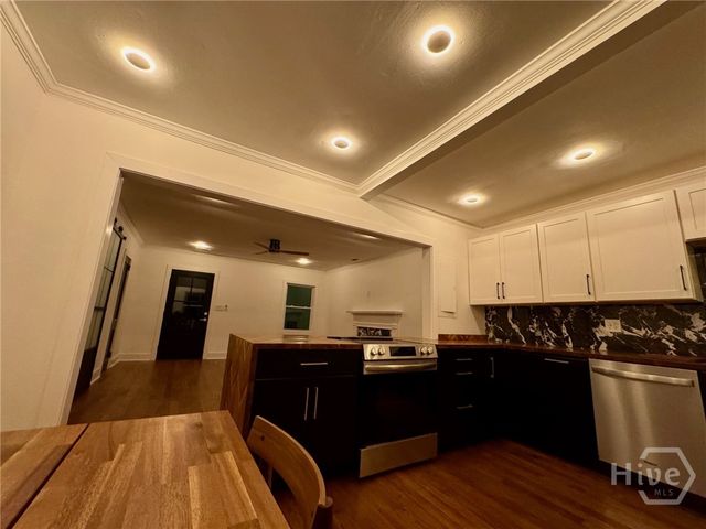 407 E 58th Street, Savannah, GA 31405