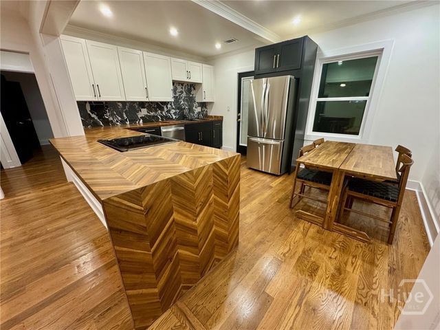 407 E 58th Street, Savannah, GA 31405